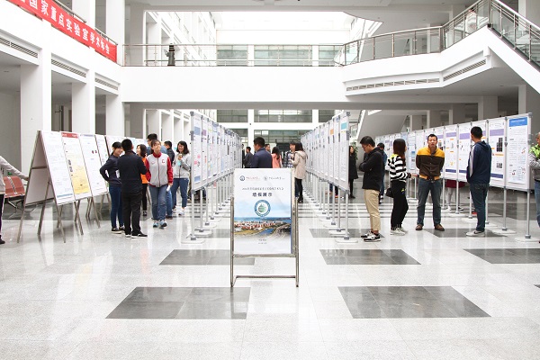 墙报展示 黄汇江摄影 墙报展示 黄汇江摄影