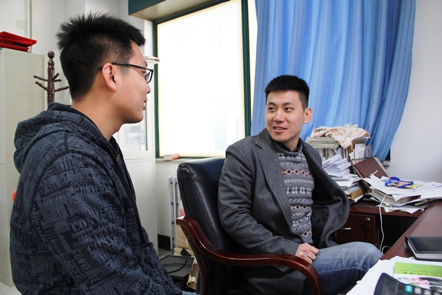 辅导员和员工谈心 辅导员和员工谈心