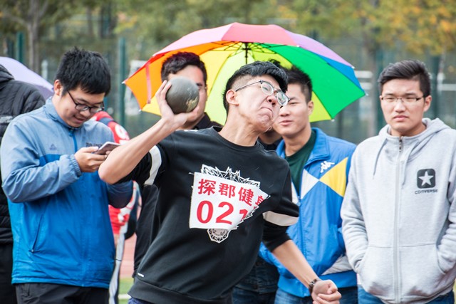 投掷 张嘉奇摄影 投掷 张嘉奇摄影