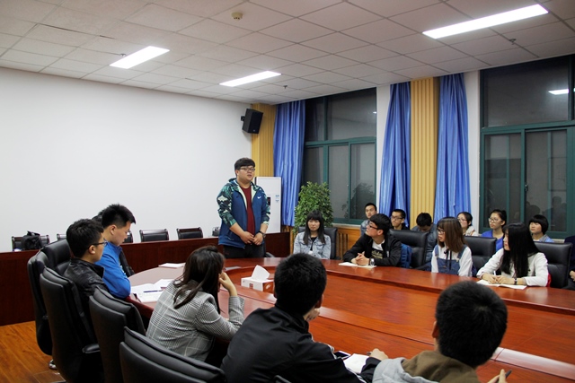 教练员代表孙亚楠发言 魏孟吉摄影 教练员代表孙亚楠发言 魏孟吉摄影