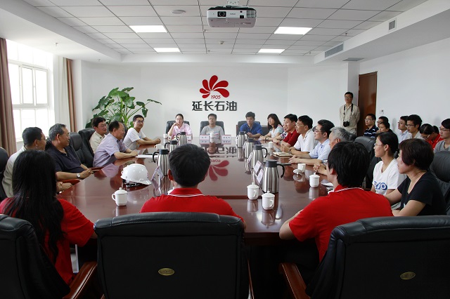 与延安能源化工有限公司领导及员工代表座谈 赵明超摄影 与延安能源化工有限公司领导及员工代表座谈 赵明超摄影